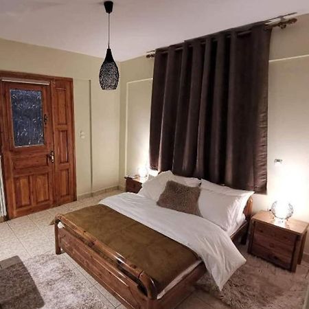 Keramidaki Mini Suites 4 Kalavryta Buitenkant foto